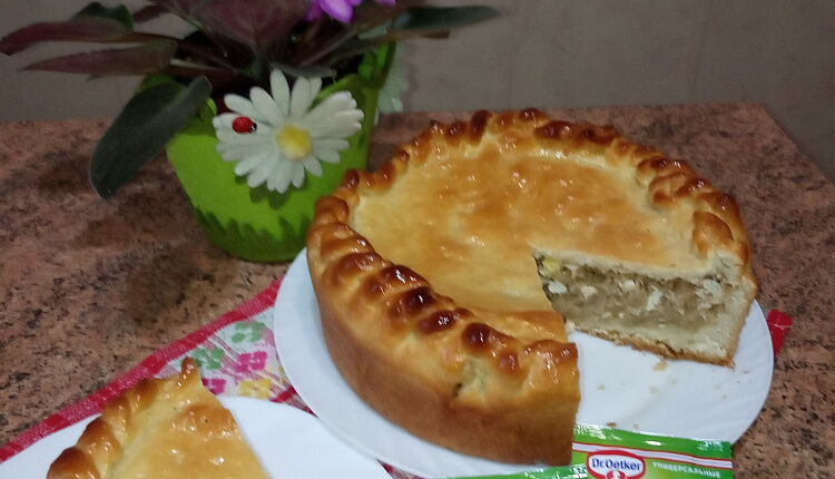 Закрытый пирог с капустой и яйцом
