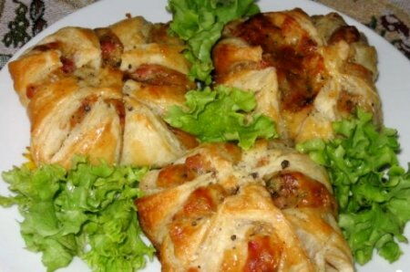 Слойки с ветчиной и сыром фото рецепта