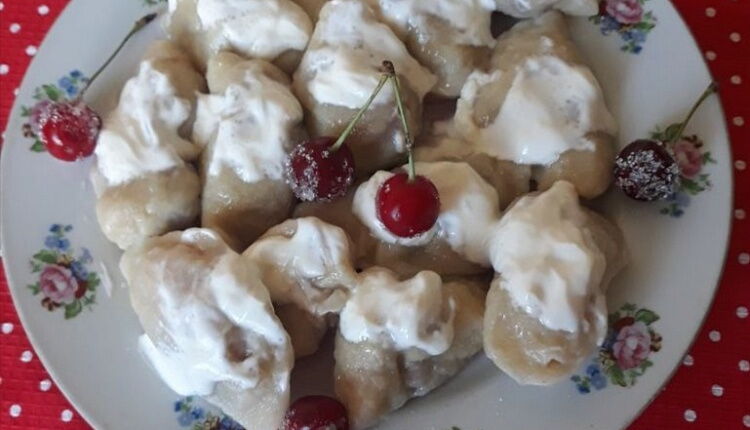Вареники с творогом и вишней