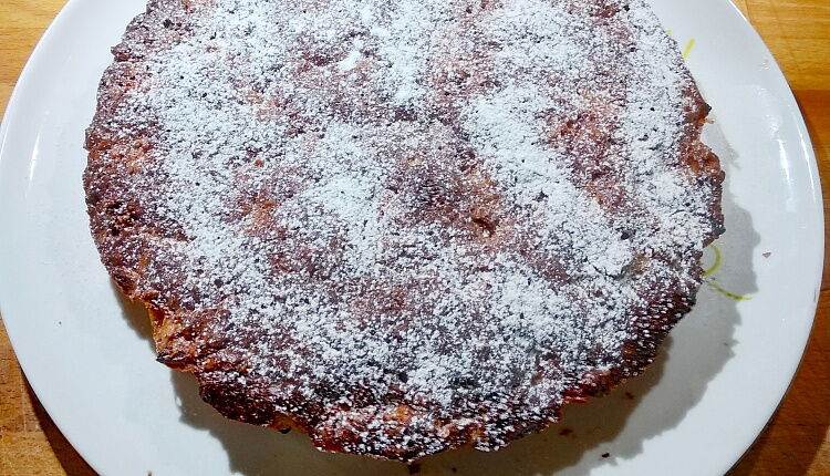 Нежный пирог с замороженными ягодами