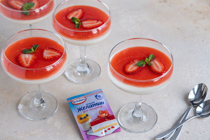 фото рецепта Панна котта с клубникой Панна котта с клубникой фото