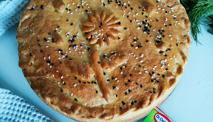 Закрытый пирог с капустой и яйцом