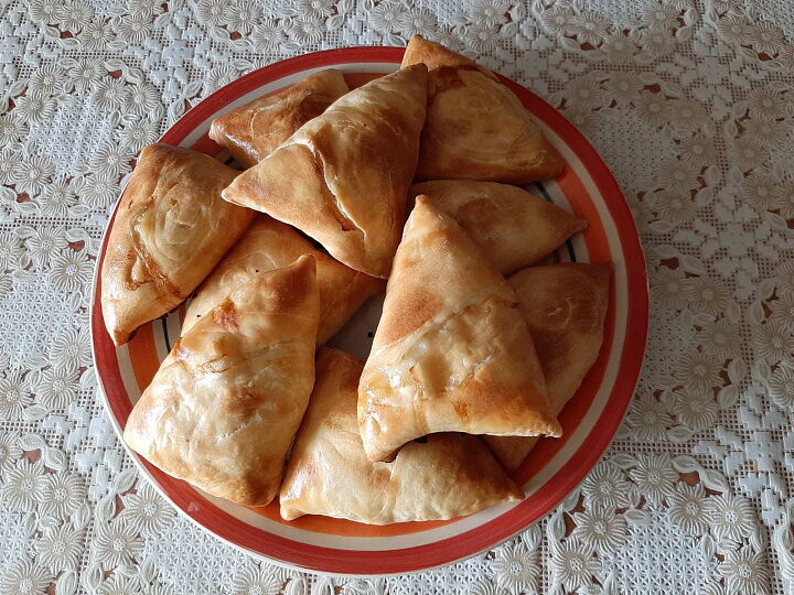 Самса слоистая с мясом фото
