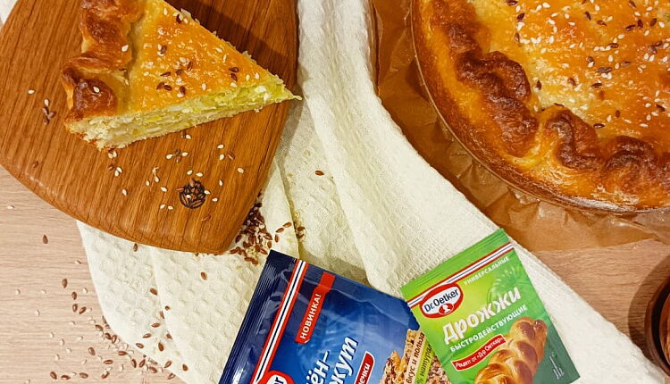 Закрытый пирог с капустой и яйцом