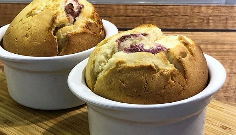 Кексики с черничным джемом