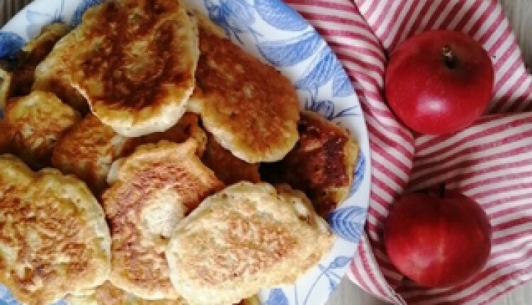Яблочные оладушки