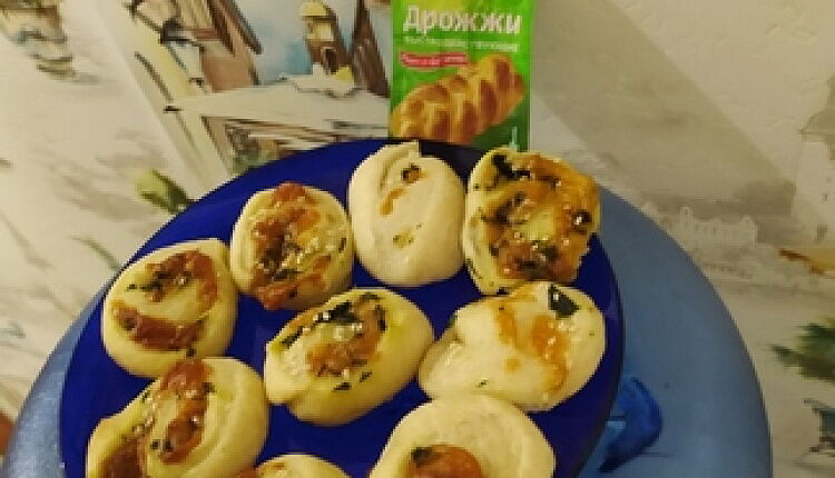Рулетики с сыром и зеленью