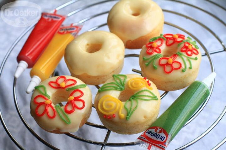 Пончики с ванильной глазурью фото