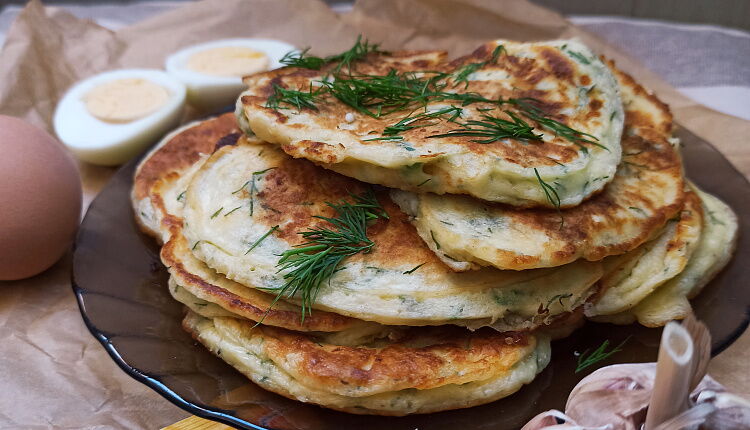 Сырные оладушки с зеленью