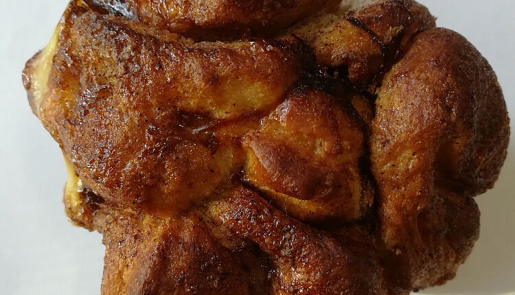 Булoчки c шoкoлaдoм в caxaрной пocыпкoй