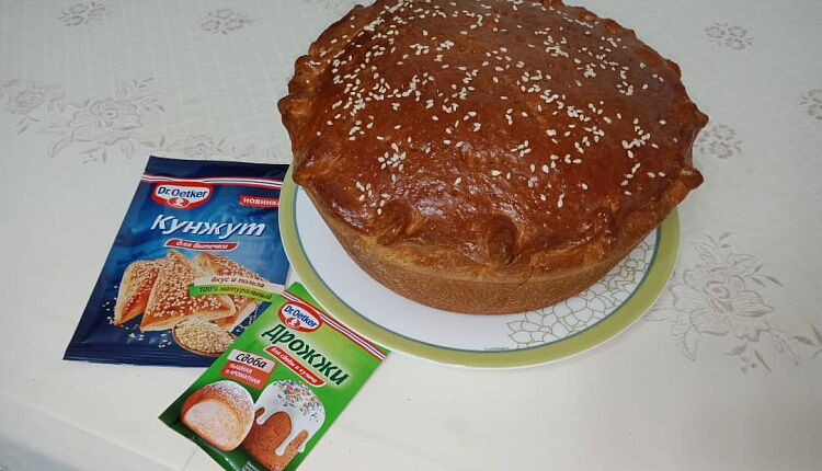 Закрытый пирог с капустой и яйцом
