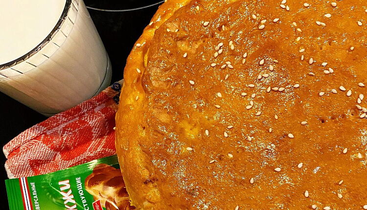 Закрытый пирог с капустой и яйцом