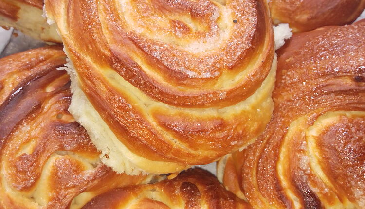 Плюшки  с сахаром