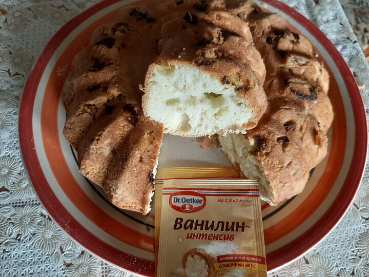 Шарлотка с ревенем фото