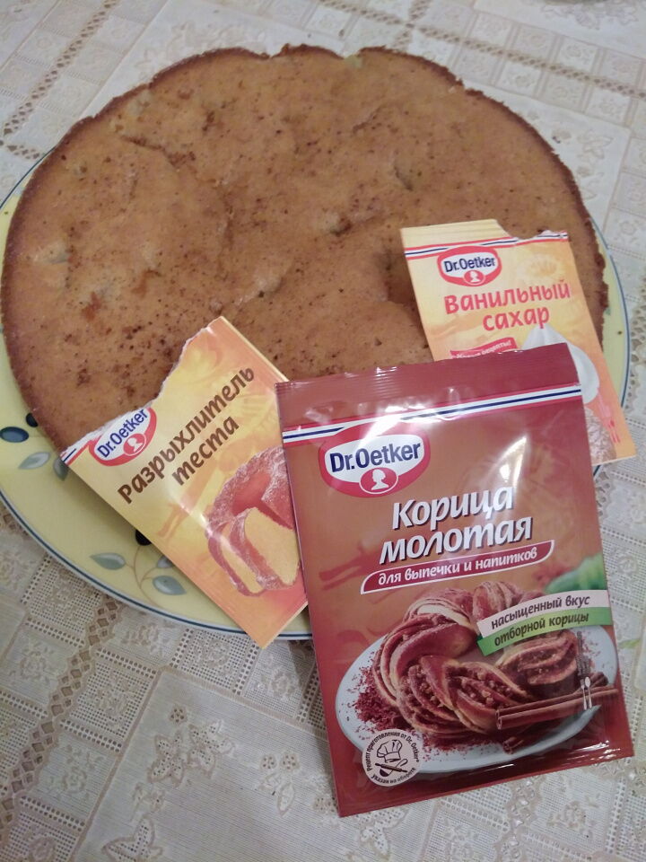 Пирог с консервированными ананасами и нектаринами фото