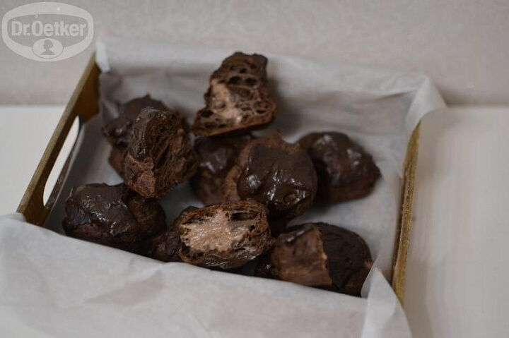 Шоколадные профитроли фото