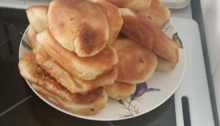 Пирожки с яйцом и зеленью