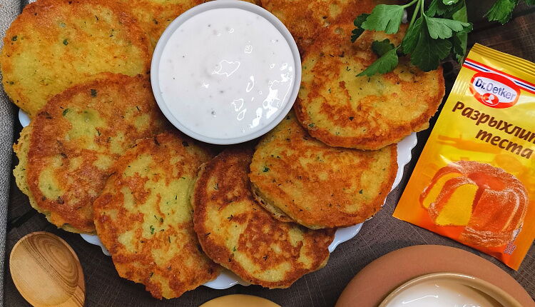 Сырные оладушки с зеленью