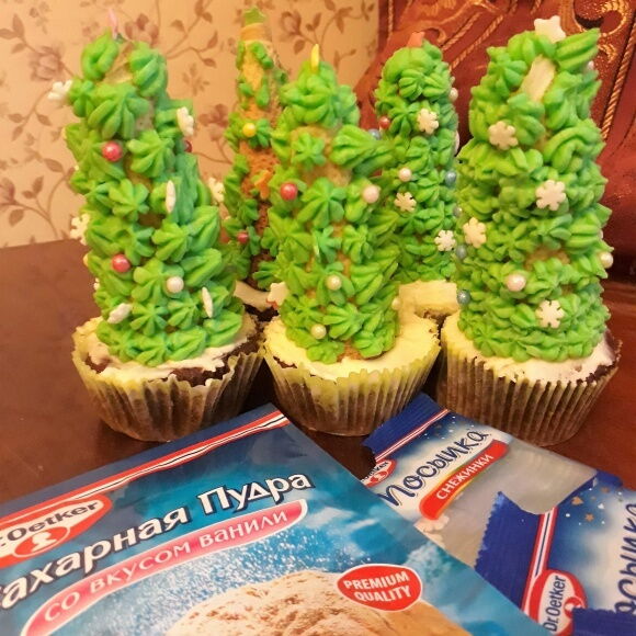 Шоколадно-кофейные капкейки "Елочка из трубочки" фото
