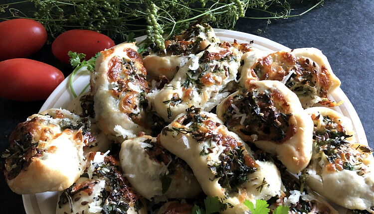 Рулетики с сыром и зеленью