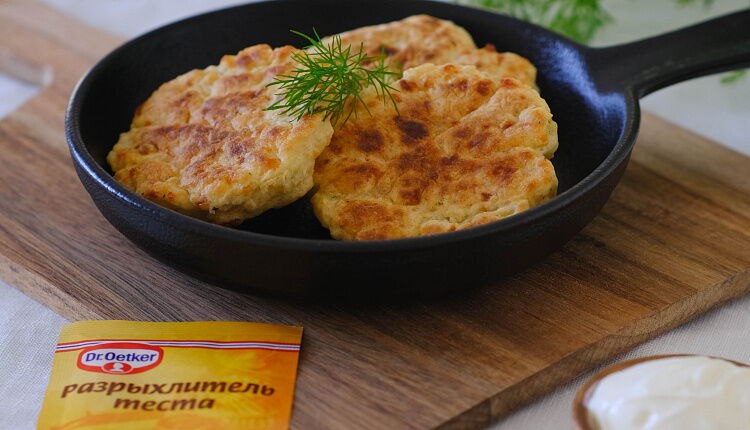 Сырные оладушки с зеленью