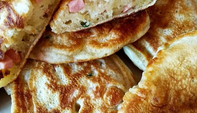 Оладьи с колбасой