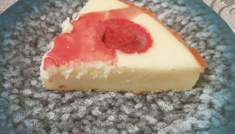 Творожная запеканка с чёрной смородиной