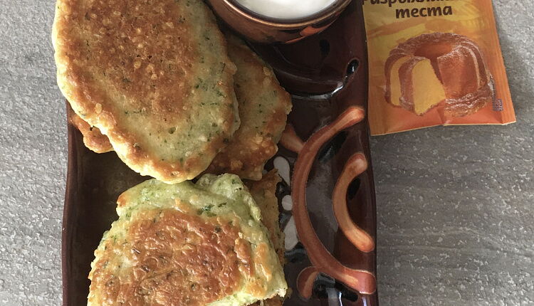 Сырные оладушки с зеленью