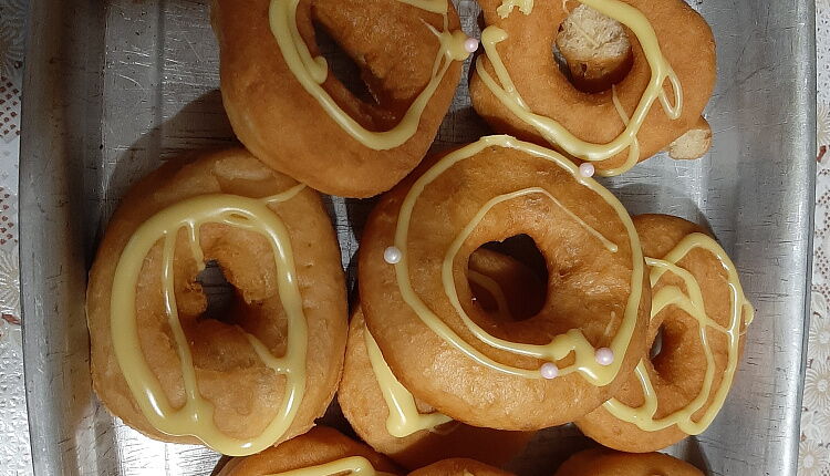 Пончики со сладкой помадкой