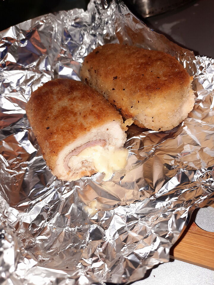 Кордон-блю из целой куриной грудки фото