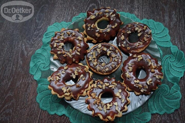 Колечки с грецкими орехами фото