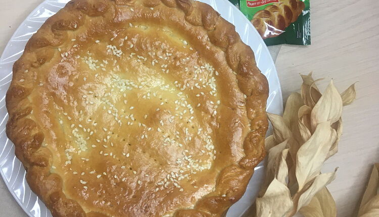 Закрытый пирог с капустой и яйцом