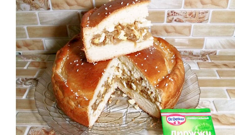 Закрытый пирог с капустой и яйцом