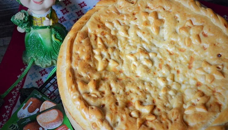 Закрытый пирог с капустой и яйцом
