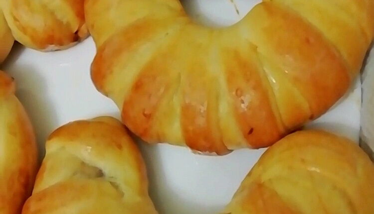 Булочки с яблоком и корицей