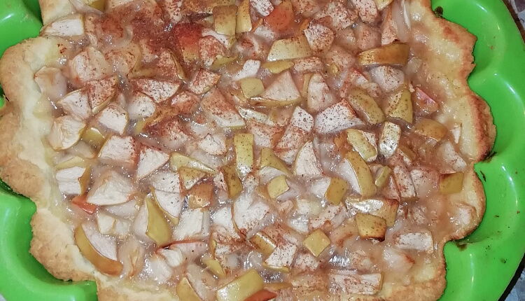 Яблочный пирог из сухого теста