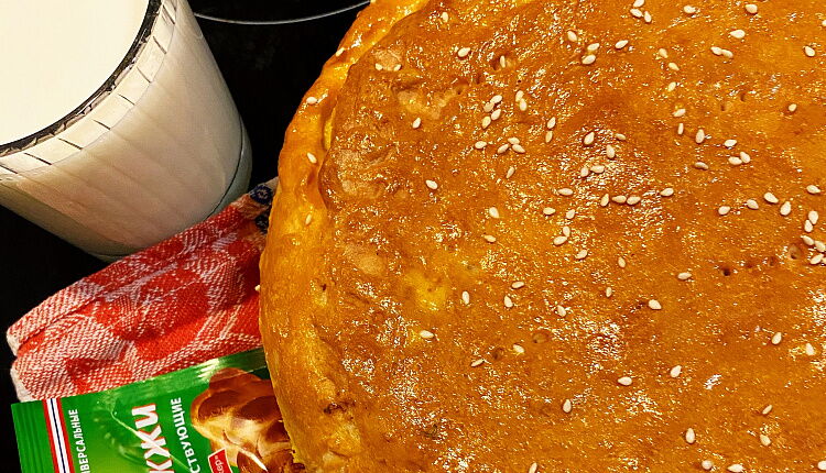 Закрытый пирог с капустой и яйцом
