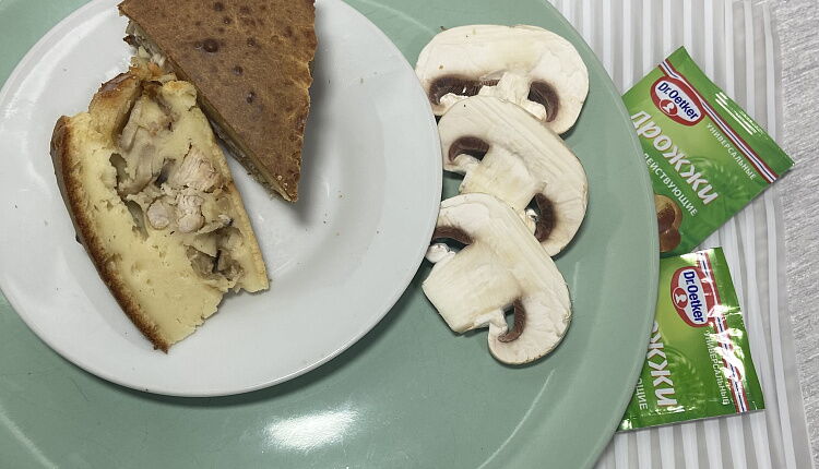Заливной пирог с курицей и грибами 