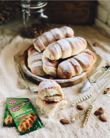 Булочки с миндально-заварным кремом фото