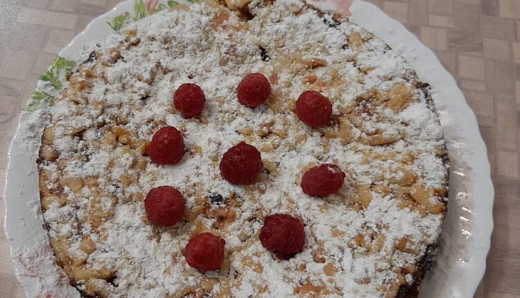 Пирог с вареньем в мультиварке 