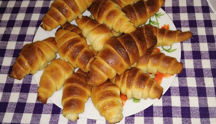 Рогалики с вареной сгущенкой