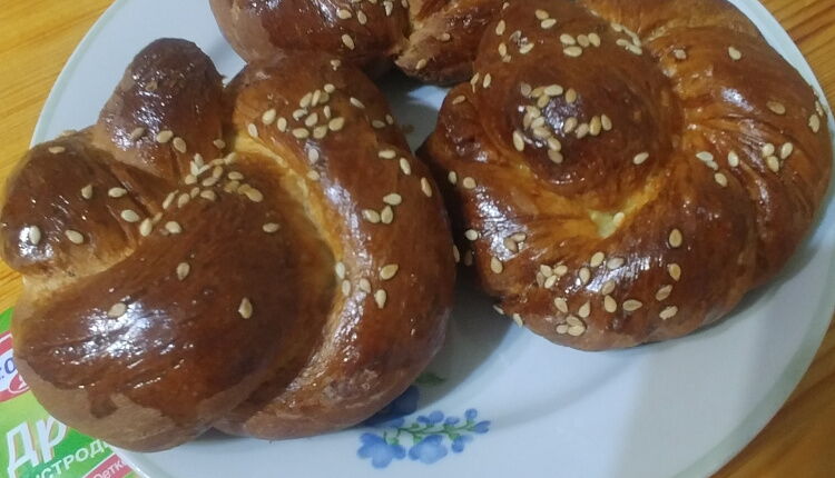 Бейгл с лососем и рукколой
