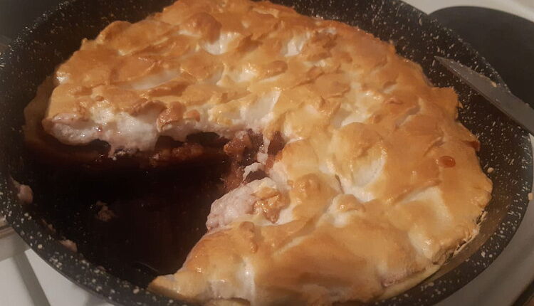 Осенний пирог с брусникой