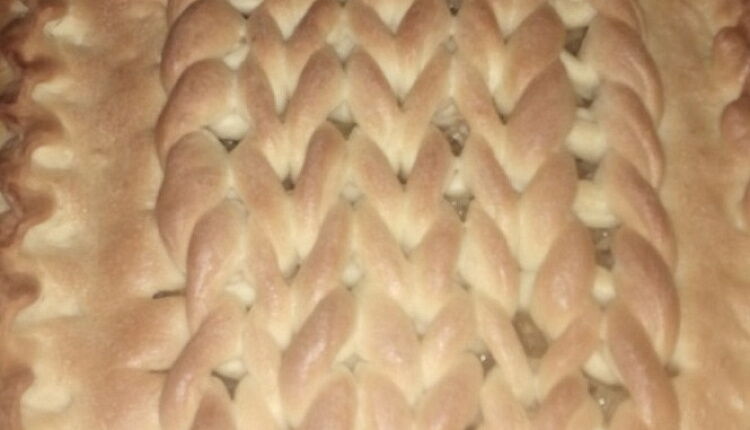 Пирог с яблоками и иргой