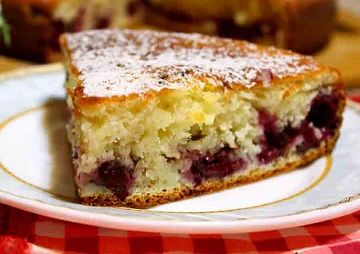 Пирог на кефире с вишней фото рецепта