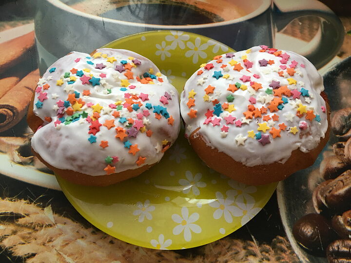 Булочки с глазурью и посыпкой фото рецепта