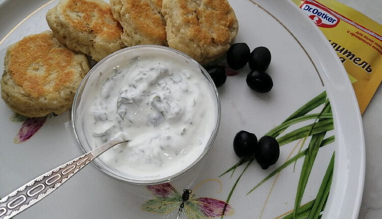 Сырные оладушки с зеленью