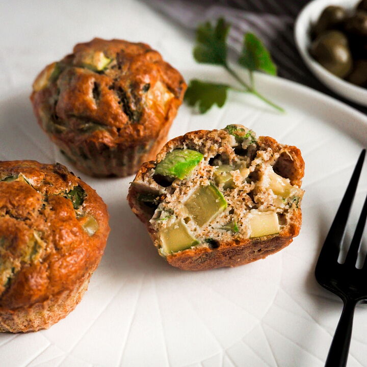 Овощные маффины с оливками фото