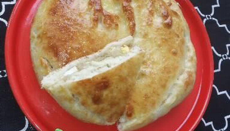 Закрытый пирог с капустой и яйцом