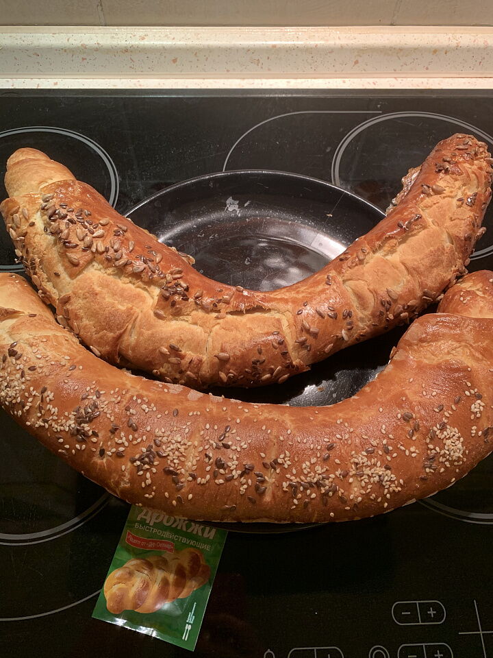 Не сладкий рогалик в духовке с кунжутом, семенами льна и подсолнечника  фото рецепта